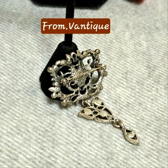 🟣 Vintage Victorian Purple Rhinestone Dangling Silver Brooch / Pin 🧷 - Picture 4 of 4